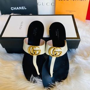 Gucci leather white double GG flip flops